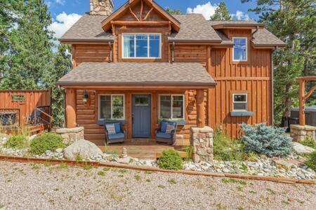 Cabin~Views~Heart Of Town~W&D~Fireplace~Kitchen Woodland Park Exterior photo