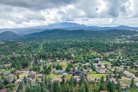 Cabin~Views~Heart Of Town~W&D~Fireplace~Kitchen Woodland Park Exterior photo